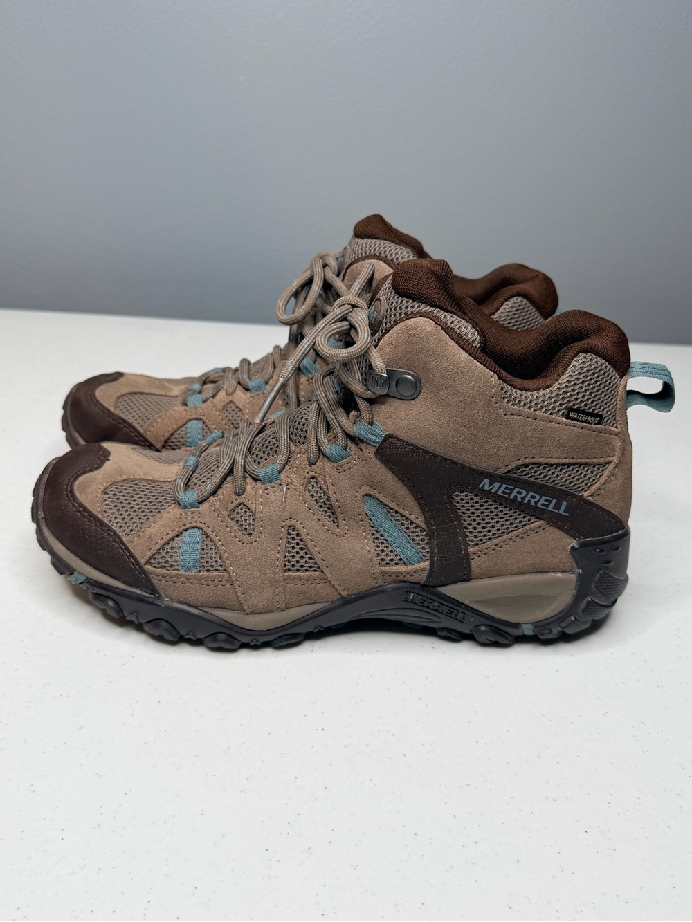 Merrell Women's Deverta 2 Mid Suede Waterproof Trail Boots Size 8